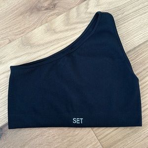 Set Active Ribbed One Shoulder Sports Bra in Onyx size M